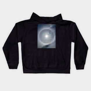 Optical phenomenon of sun with halo Kids Hoodie